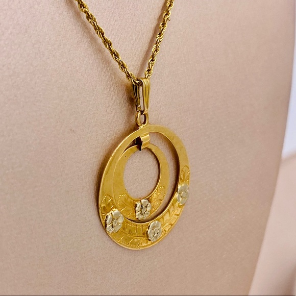 EUC Antique 18k Yellow Gold Medallion Pendant w/ 18k Chain - Picture 5 of 16